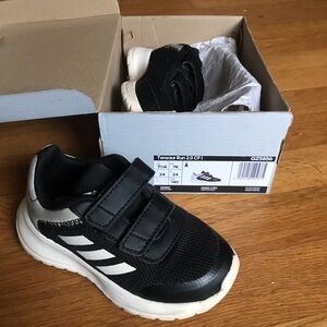 Adidas Kids toddler sneaker Tensaur Run 2.0 in black/grey - size 7.5